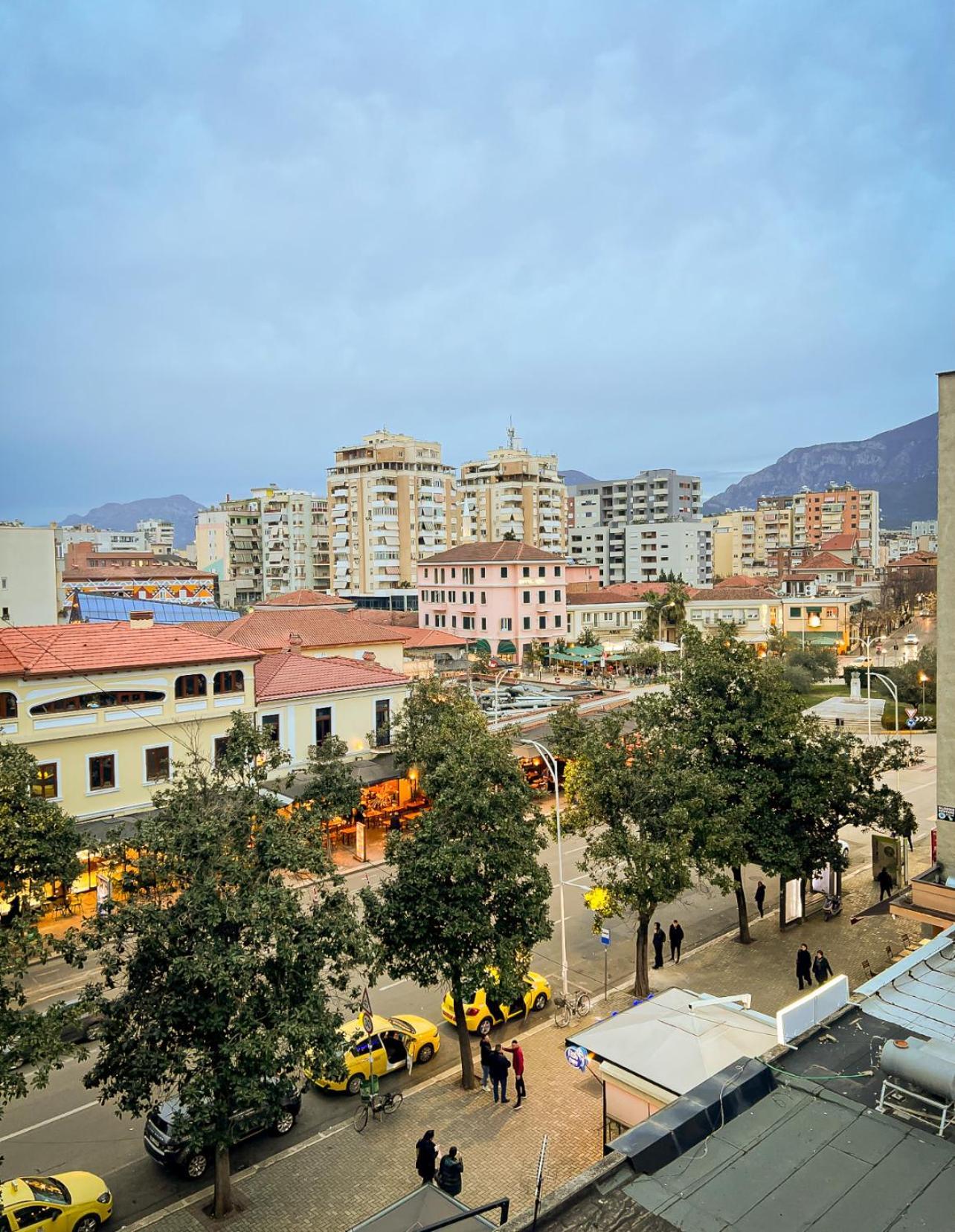 Old Bazaar Seven Appartement Tirana Buitenkant foto